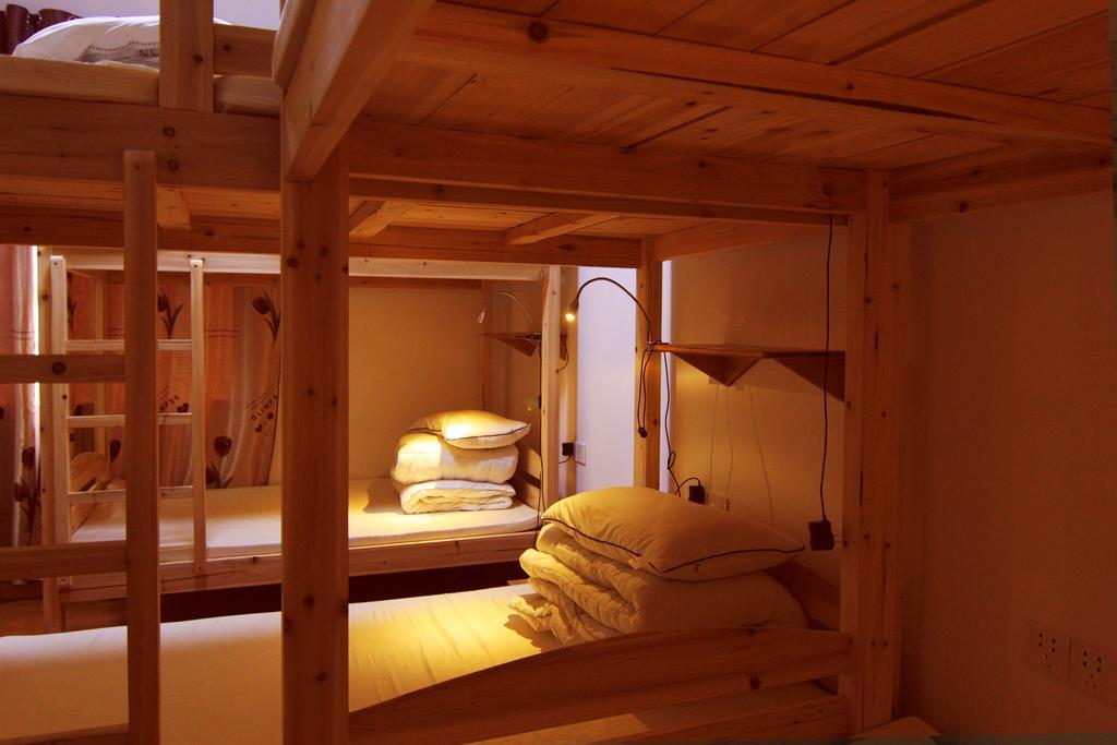 Lan Shan Chu Youth Hostel Yangshuo Quarto foto